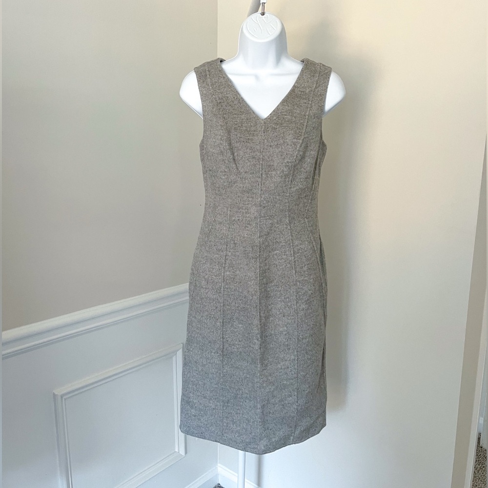 TALBOTS Wool Blend Sleeveless Sheath Dress V Neck Knee Length Grey Women’s 4